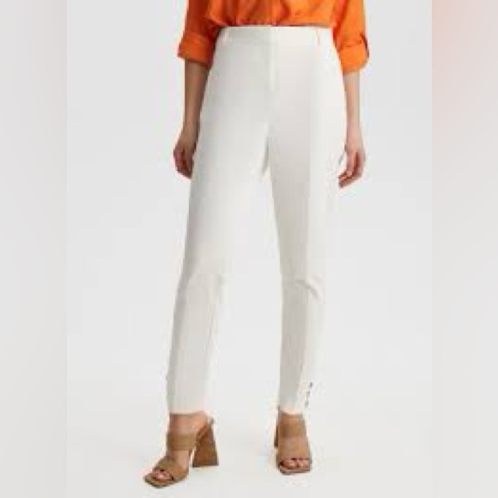 52)NWT Laura Cream Cropped Pants | High Rise | Stretch